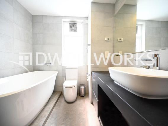 84 Repulse Bay Road