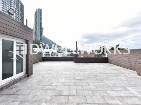 84 Repulse Bay Road